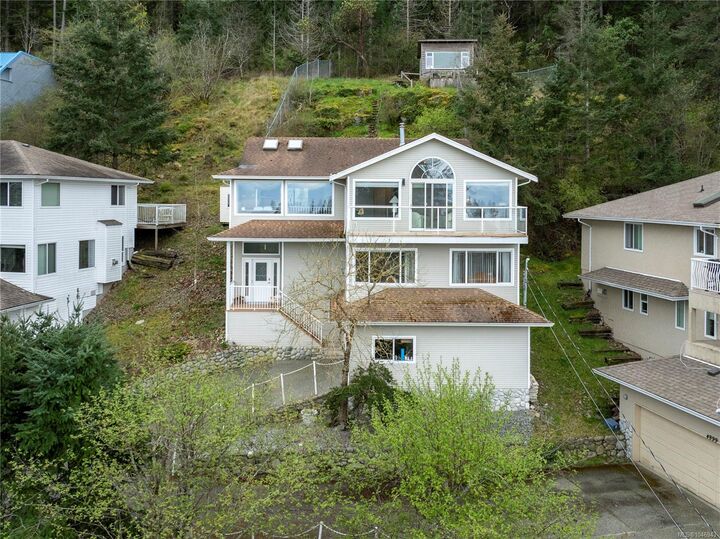 4895 Laguna Way — photo 1