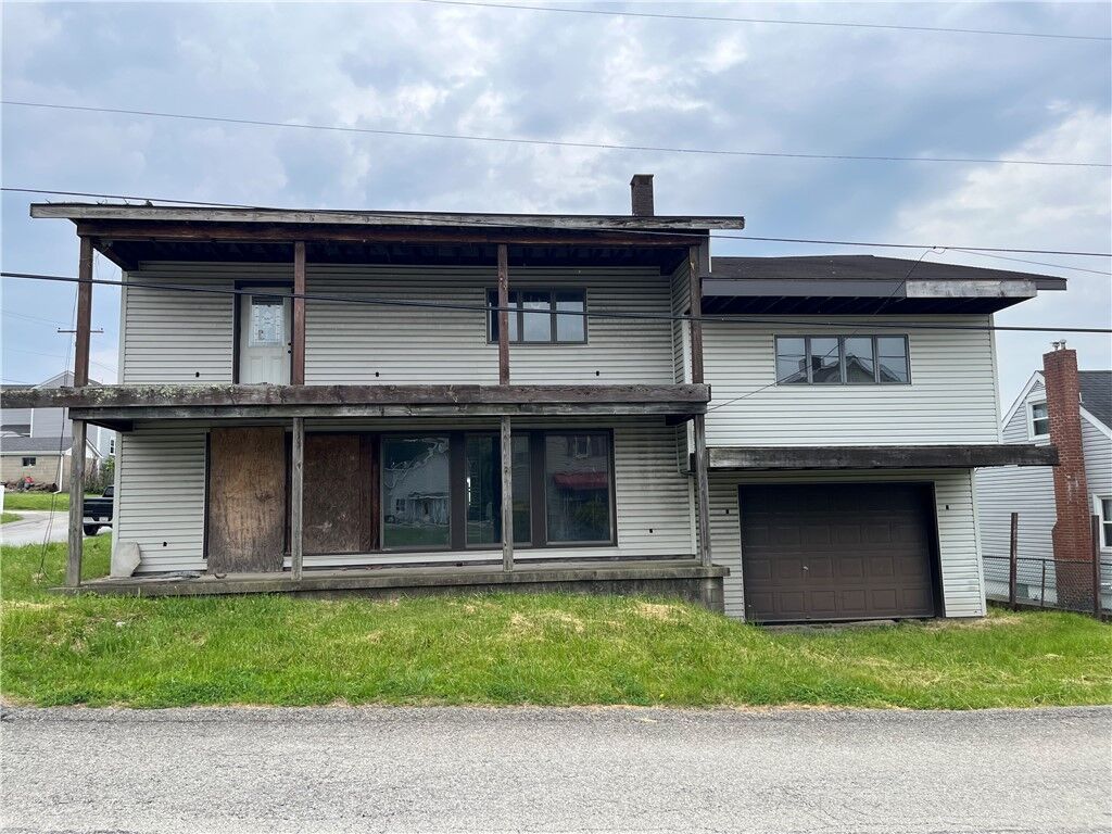 Property Photo:  346 Hill St  PA 15012 