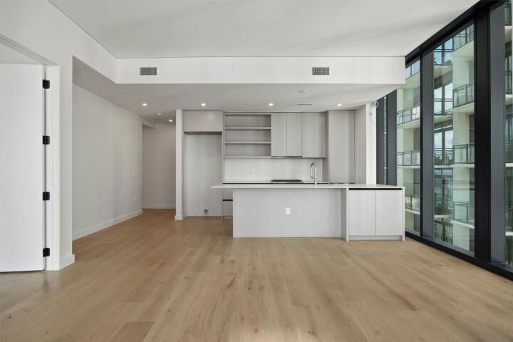 Property Photo:  610 Davis Street 2408  TX 78701 