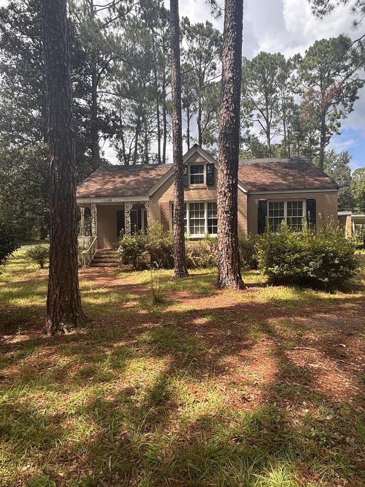 Property Photo: 717 Eighth Avenue GA 31701