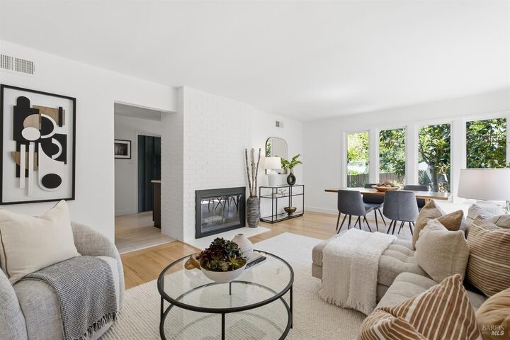 Property Photo:  259 Irwin Street  CA 94901 