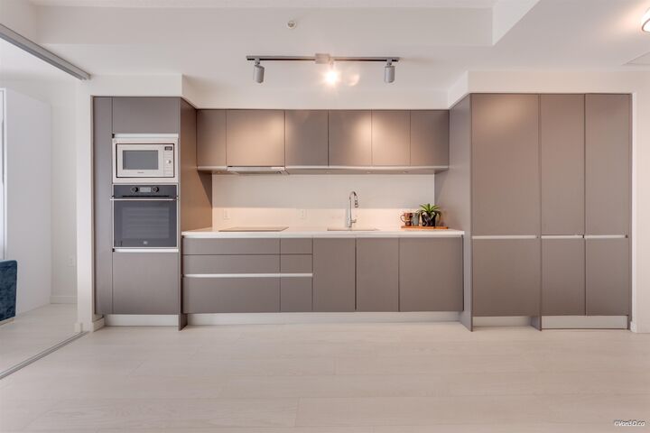 Property Photo: 180 E 2nd Avenue 628 BC V5T 0K4