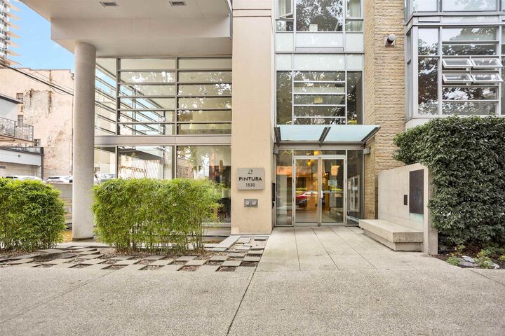 Property Photo: 1530 W 8th Avenue 202 BC V6J 5M6