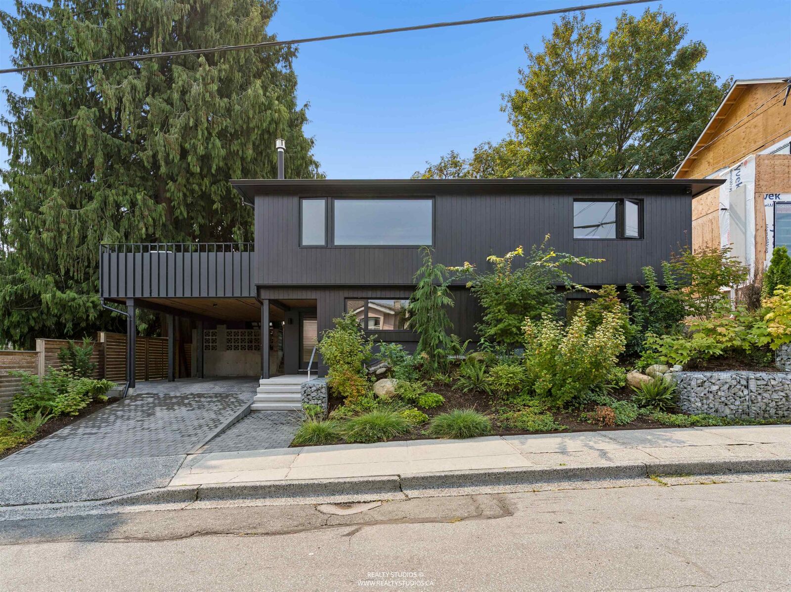 Property Photo: 476 E 29th Avenue BC V5V 2R7
