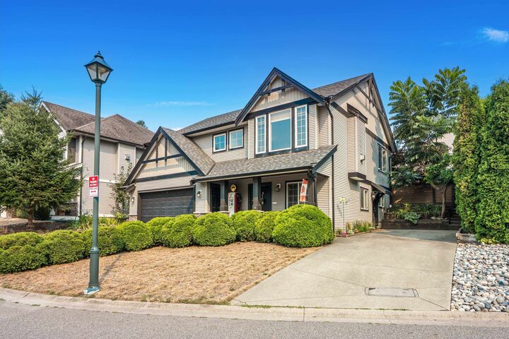 Property Photo: 45957 Sherwood Drive 14 BC V2R 5Y2