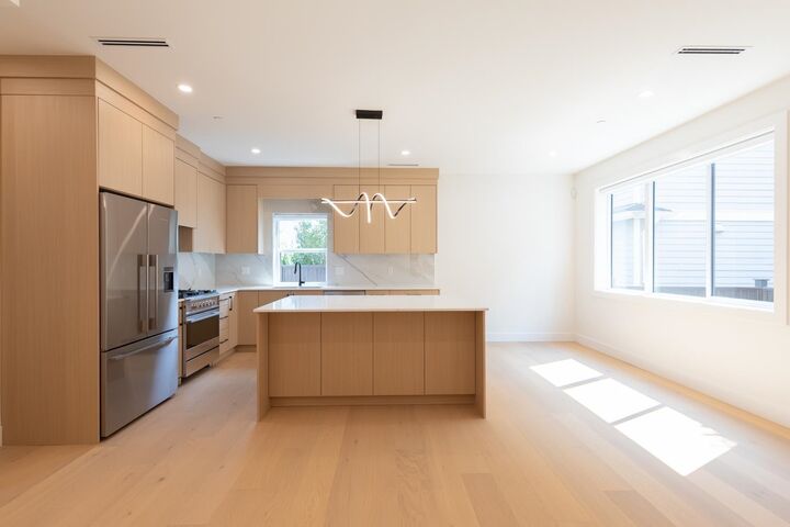 Property Photo: 3615 Turner Street 3 BC V5K 2J2