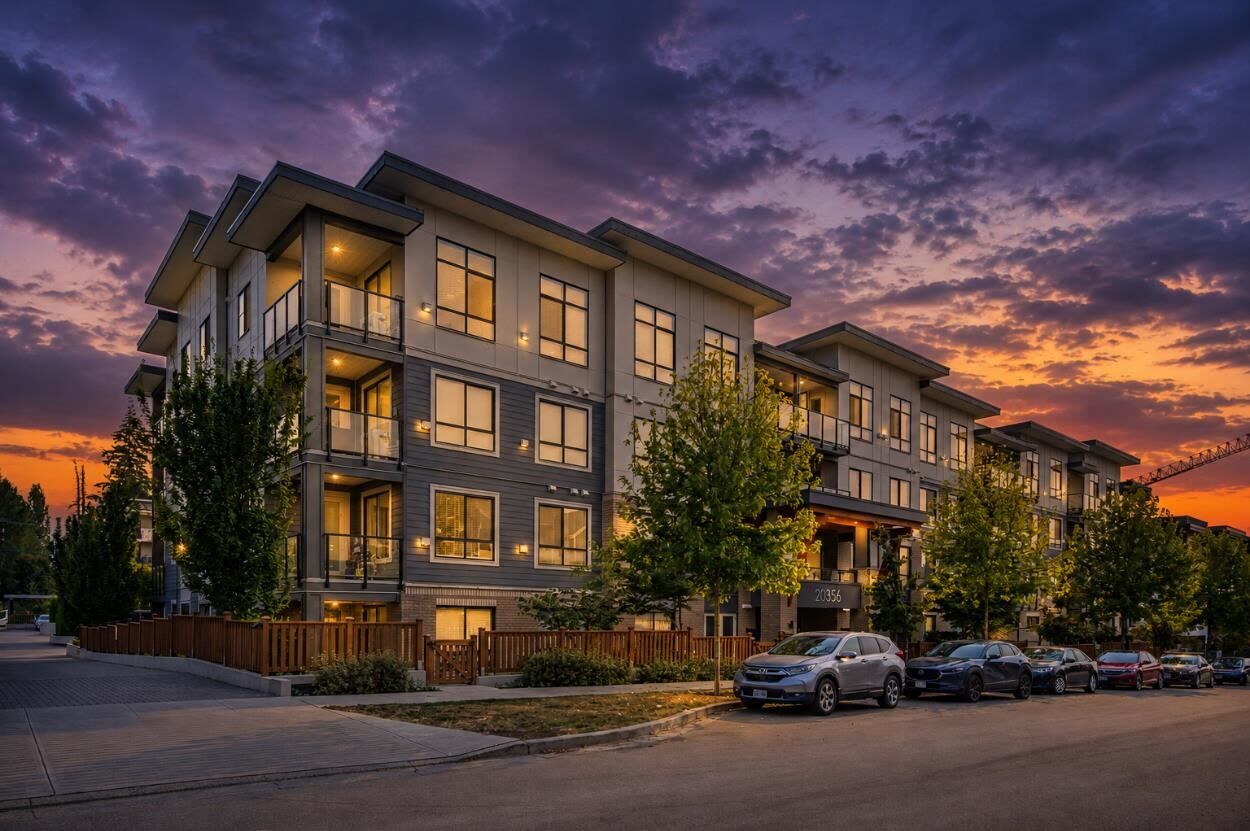 Property Photo: 20356 72B Avenue 402 BC V2Y 4J9