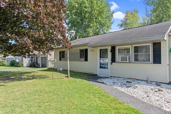 Property Photo:  7906 Eisenhower Boulevard  NY 13030 