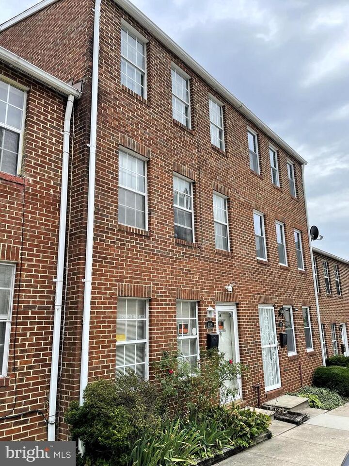 Property Photo: 1009 Somerset Street MD 21202