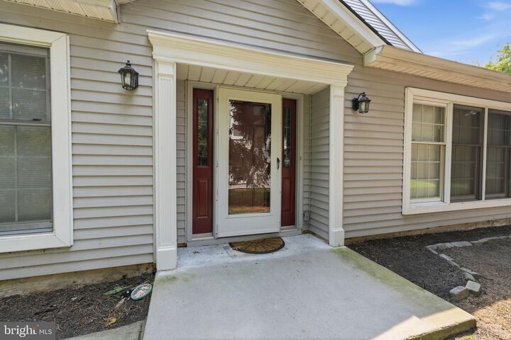 Property Photo: 7 Walton Court PA 18940