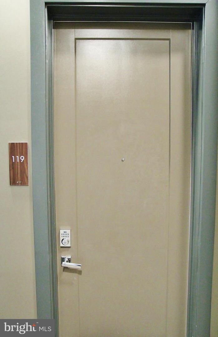 Property Photo: 1761 Old Meadow Road 119 VA 22102