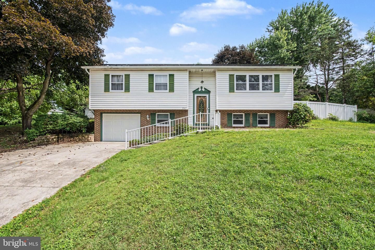 Property Photo:  282 Bradley  PA 17070 