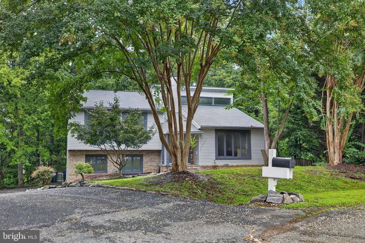 Property Photo:  4413 Murven Park Lane  VA 22408 