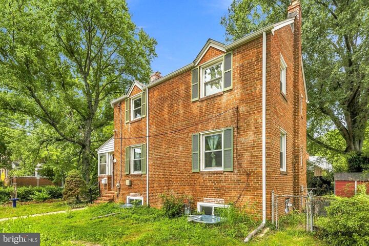 Property Photo: 4806 Cherokee Street MD 20740