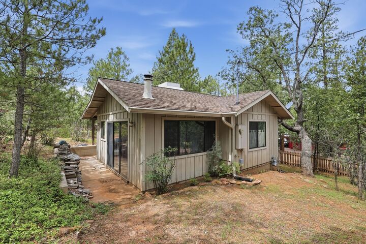 Property Photo:  8118 W Bonnie Brae  AZ 85544 