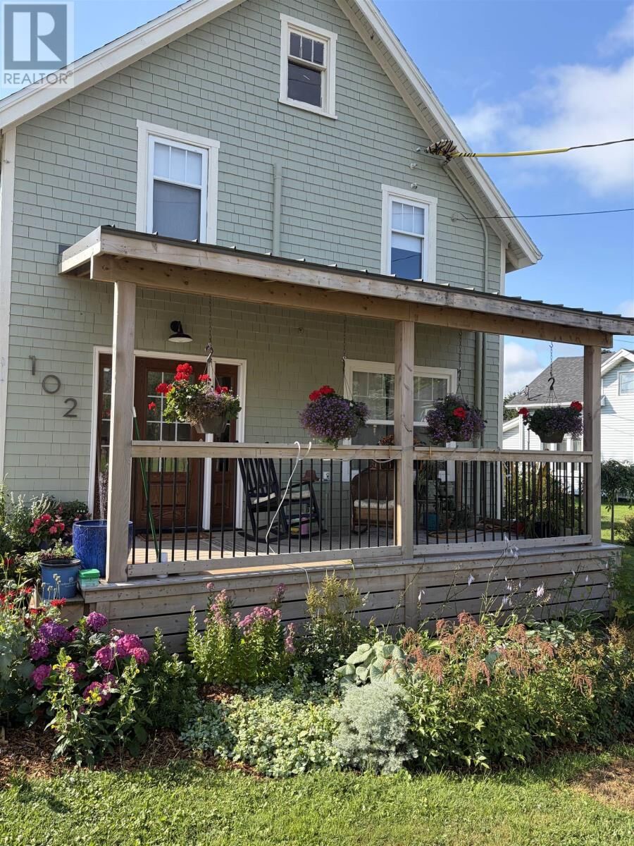 Property Photo:  102 Victoria Street  PE C0B 1M0 