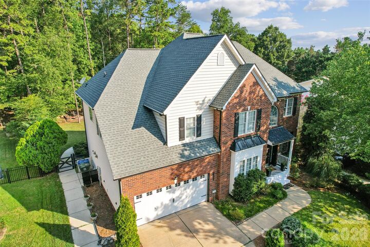 Property Photo: 12317 Braeloch Court NC 28078