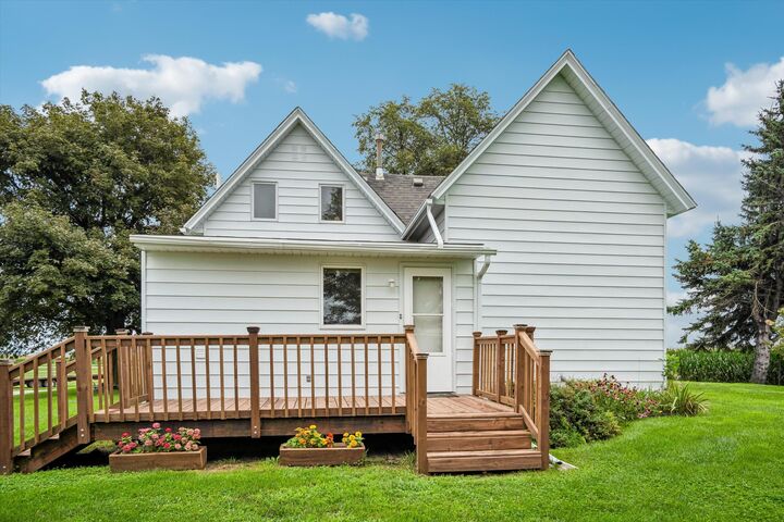 Property Photo: 16065 640th Avenue IA 50201