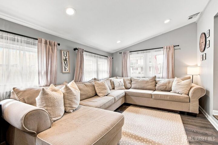 Property Photo:  22 Elm Terrace  NJ 08859 