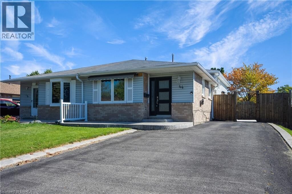 Property Photo: 44 Marblehead Crescent ON L6S 2V1