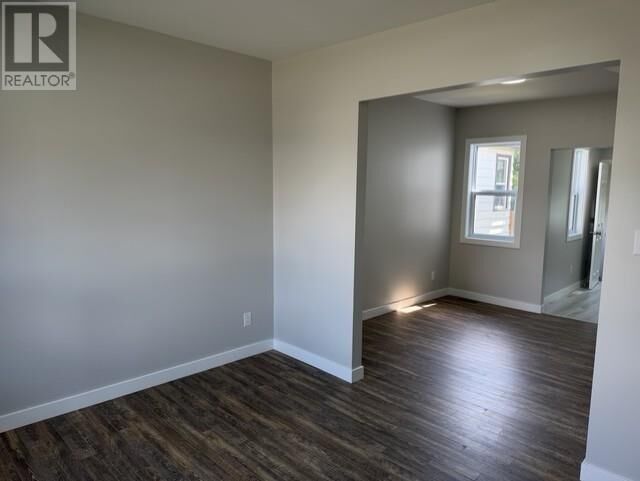 Property Photo:  444-446 Brock St E  ON P7E 4H7 