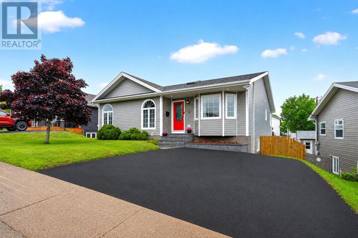 3 Harrington Drive — photo 1