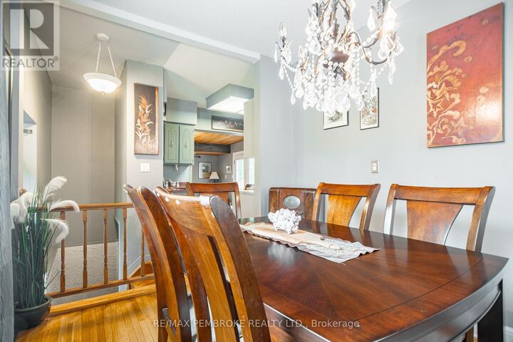 Property Photo:  320 Mackay Street  ON K8A 1C7 