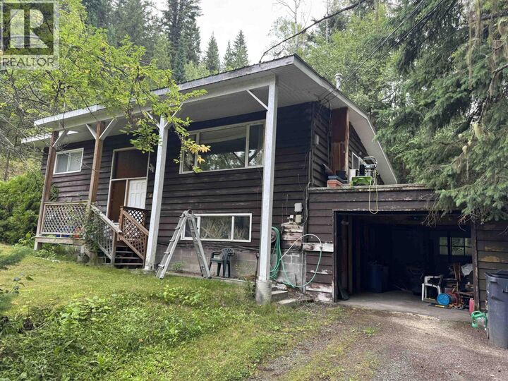 4376 Pidherny Road — photo 1