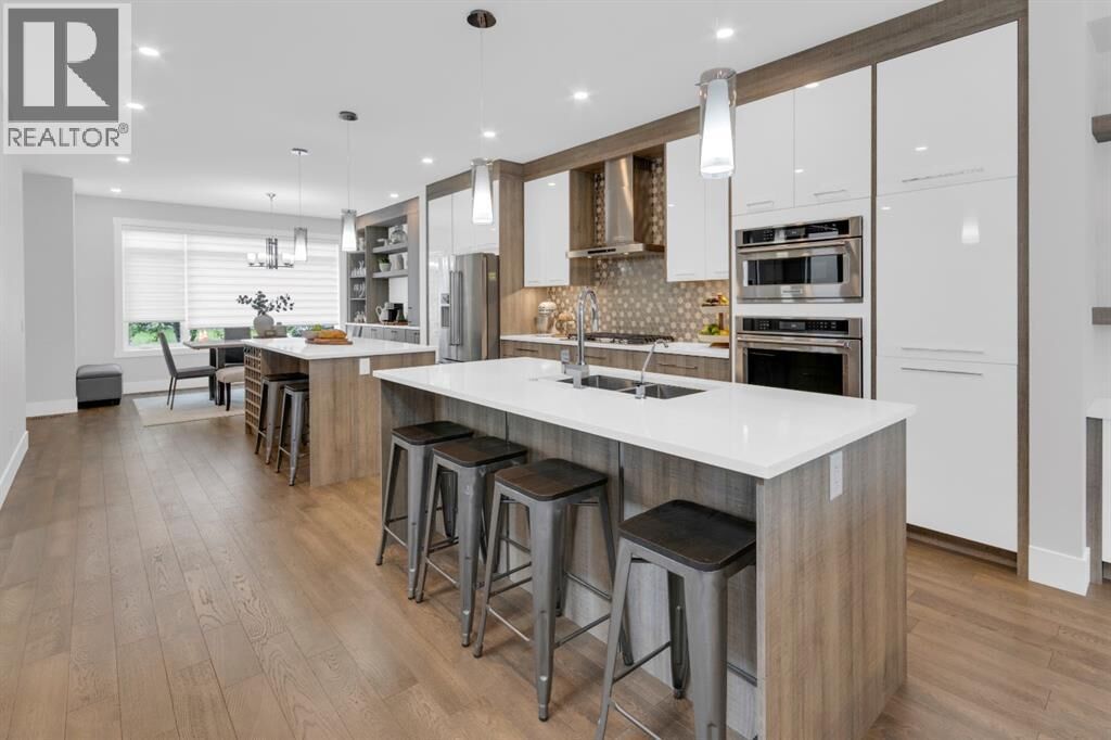Property Photo:  1412 41 Street Southwest  AB T3C 1X6 
