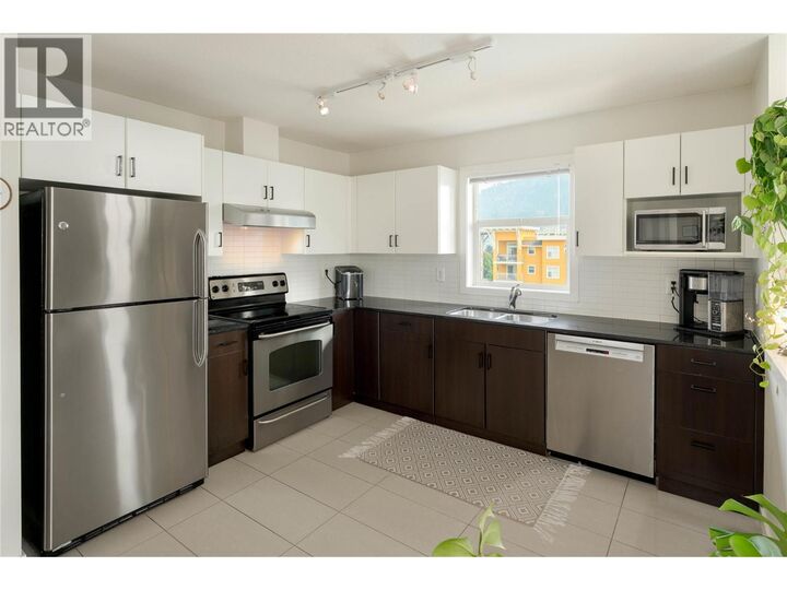 Property Photo: 551 Yates Road 405 BC V1V 2V1