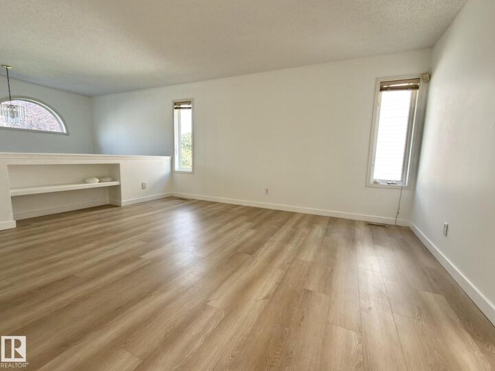 Property Photo: 72 Aspenglen Pl AB T7X 3J9
