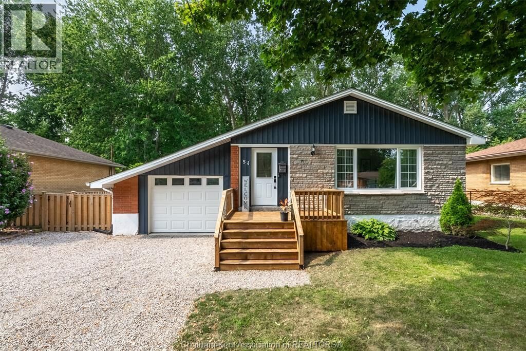 Property Photo: 54 Woodland Avenue ON N7L 2S6