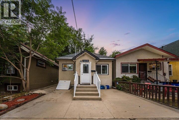 Property Photo: 1220 Tamarac Avenue BC V1R 4J1