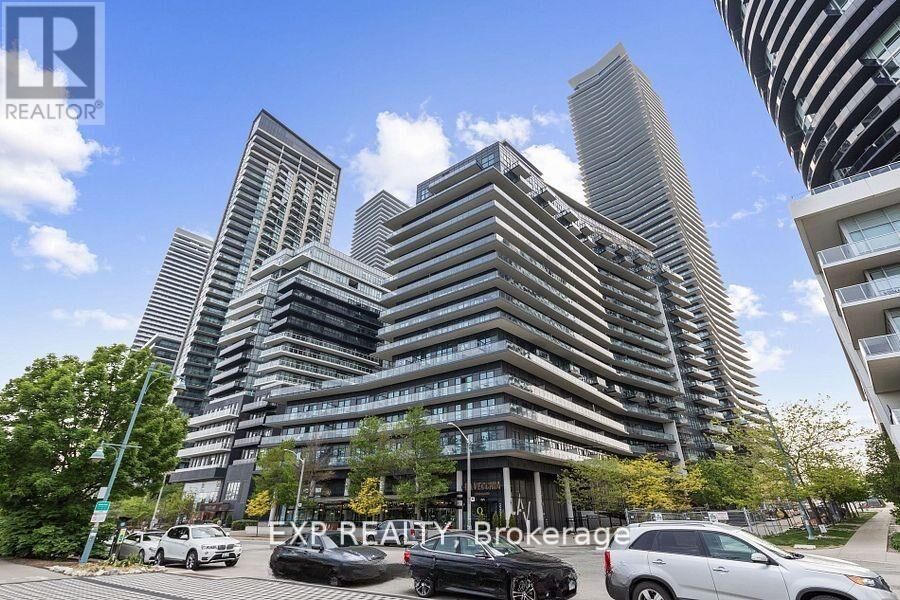 Property Photo: 39 Annie Craig Drive 602 ON M8V 0H1