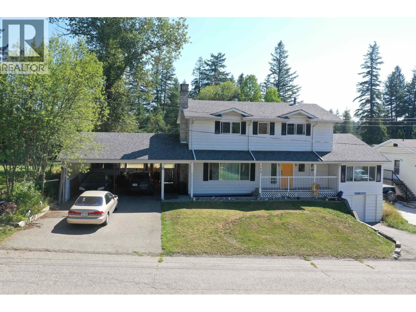 Property Photo: 750 Callanan Street BC V2J 2V6