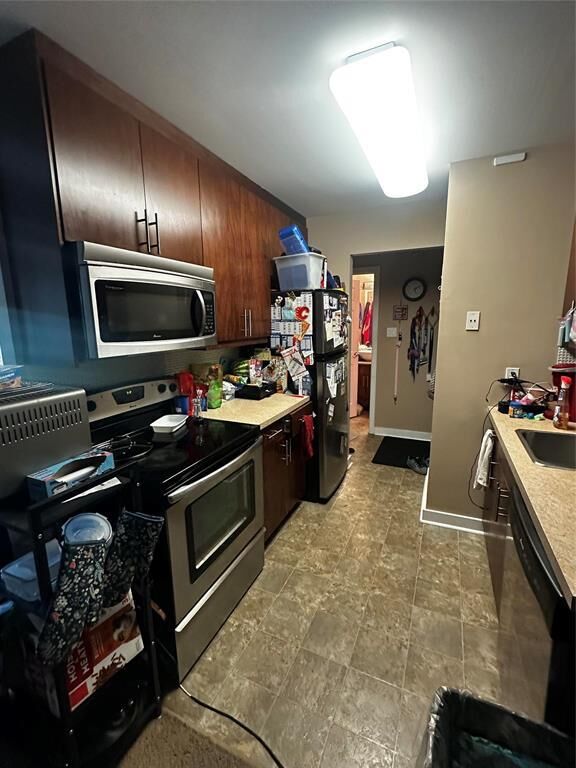 Property Photo: 500 Stradbrook Avenue MB R3L 0J9