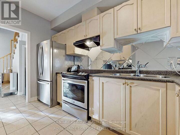 Property Photo:  38 Angelica Avenue  ON L4S 2E1 