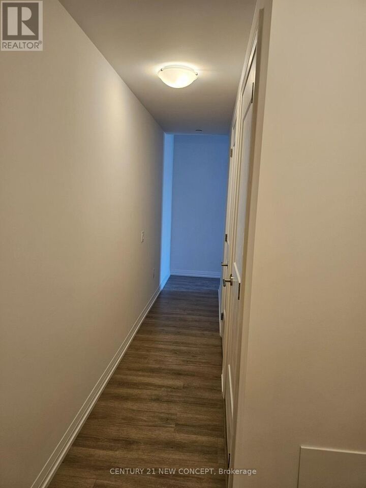 Property Photo: 25 Holly Street West 2803 ON M4S 0E3