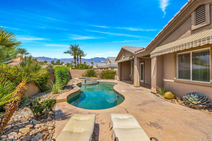 Property Photo: 41 Vista Mirage Way CA 92270
