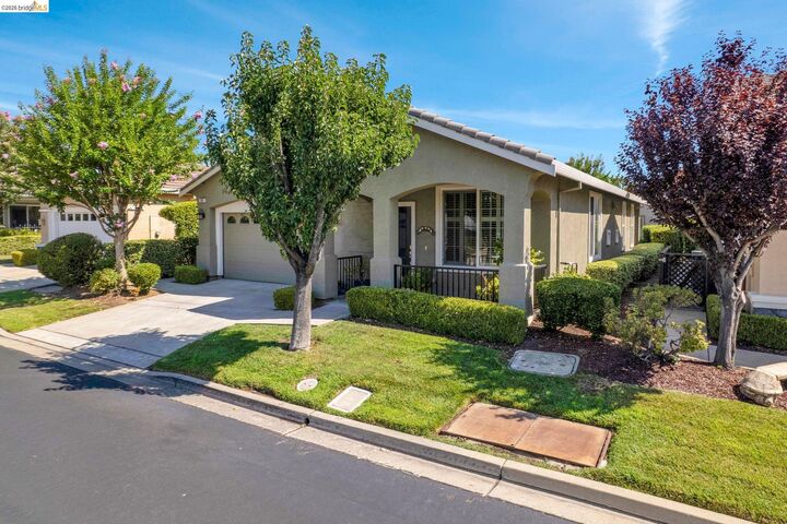 Property Photo: 297 Baldwin Dr CA 94513