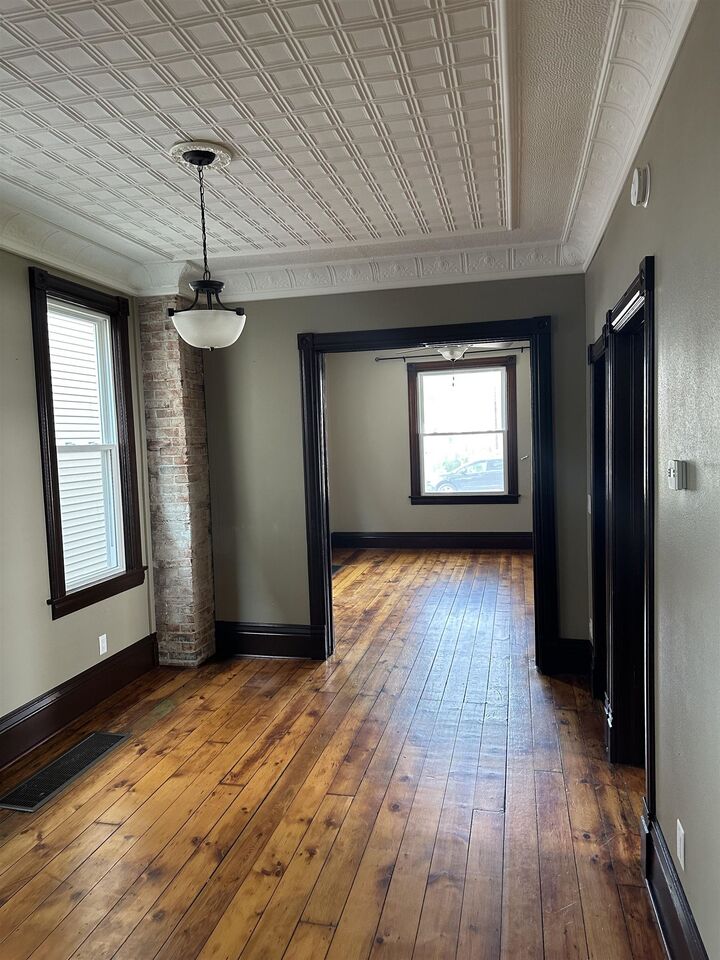 Property Photo: 1328 Jackson Street IA 52001