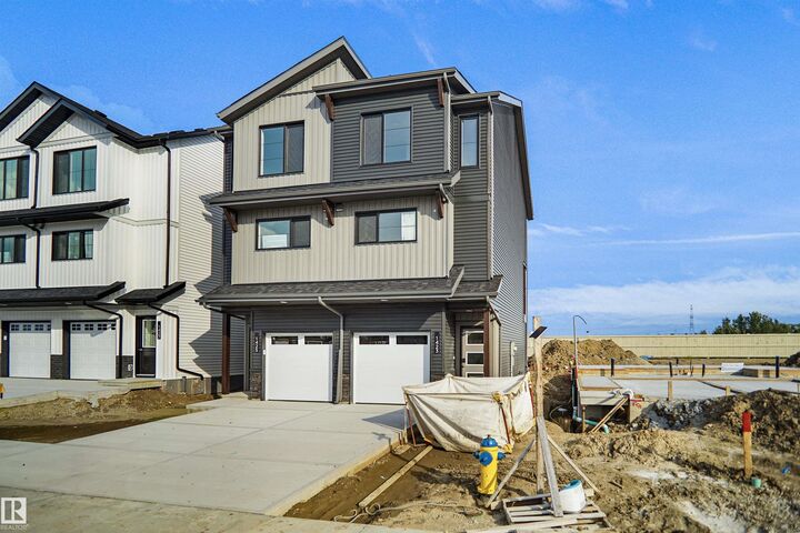 Property Photo:  1423 9 Street NW  AB T6T 2N8 