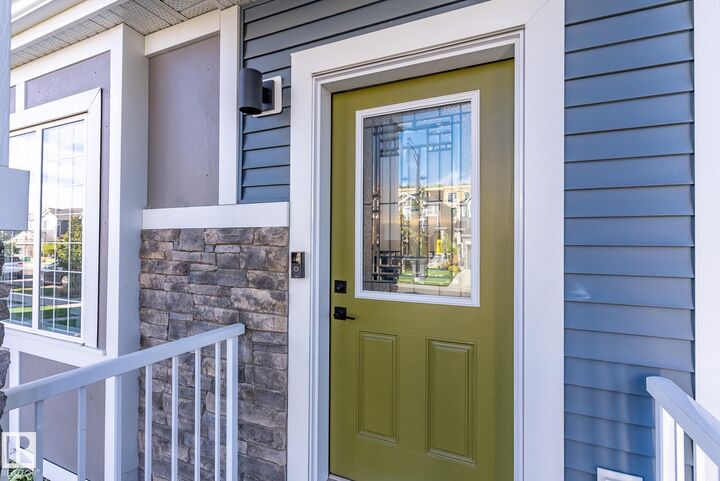 Property Photo:  16635 30 Avenue SW  AB T6W 4P9 