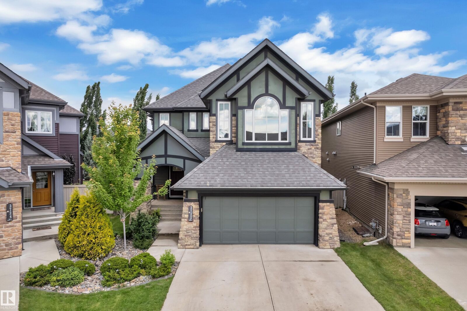 Property Photo:  3722 Kidd Crescent SW  AB T6W 2R1 