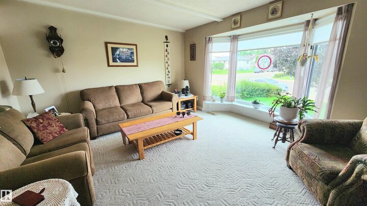 Property Photo: 13307 Delwood Road NW AB T5C 3B5
