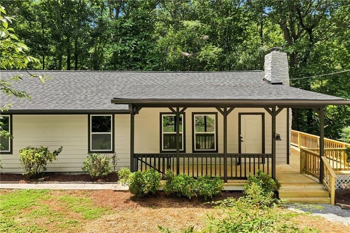 Property Photo:  283 Ash Circle  GA 30183 