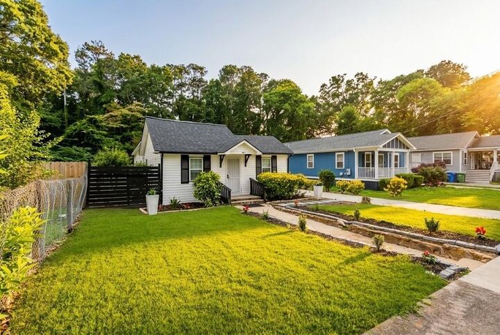 Property Photo: 2100 Tiger Flowers Drive NW GA 30314