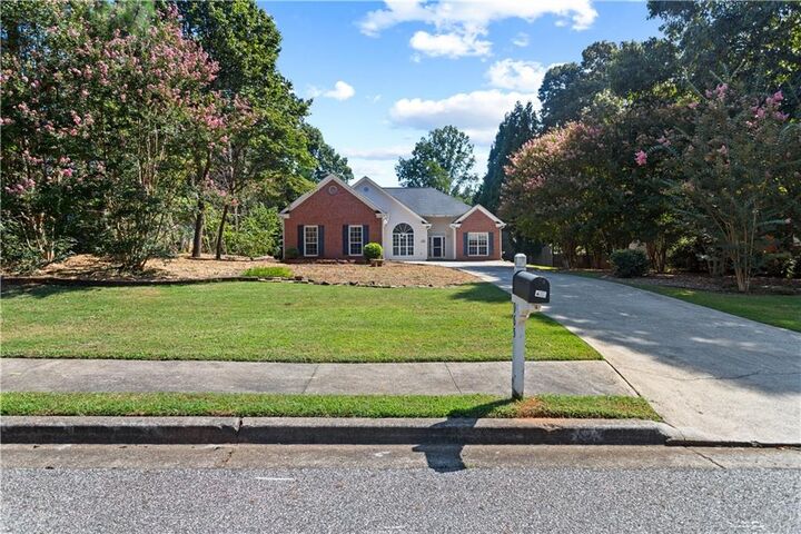 Property Photo: 965 Dogwood Park Drive GA 30046