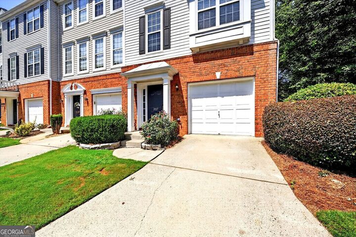Property Photo: 3327 Lathenview Court GA 30004