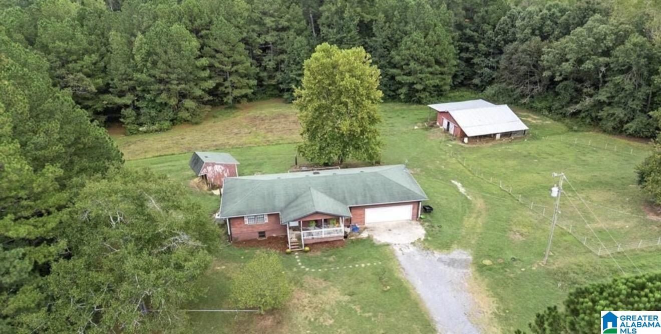 Property Photo:  389 County Road 555  AL 35077 